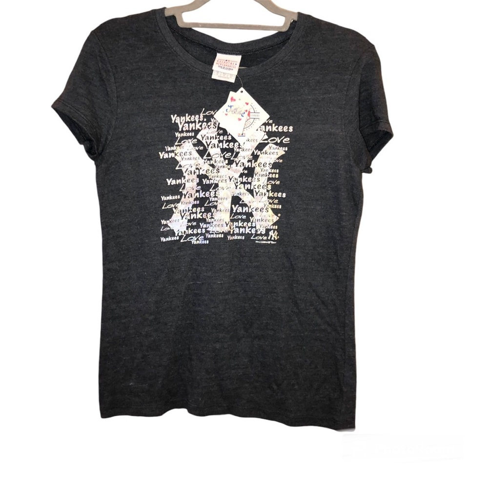 5th & Ocean Justice New York Yankees baseball graphic tee shirt grey sizeโ 20